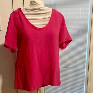 BABATON (Aritzia) 100% Silk, Short Sleeve Blouse / Top, Hot Pink, Small